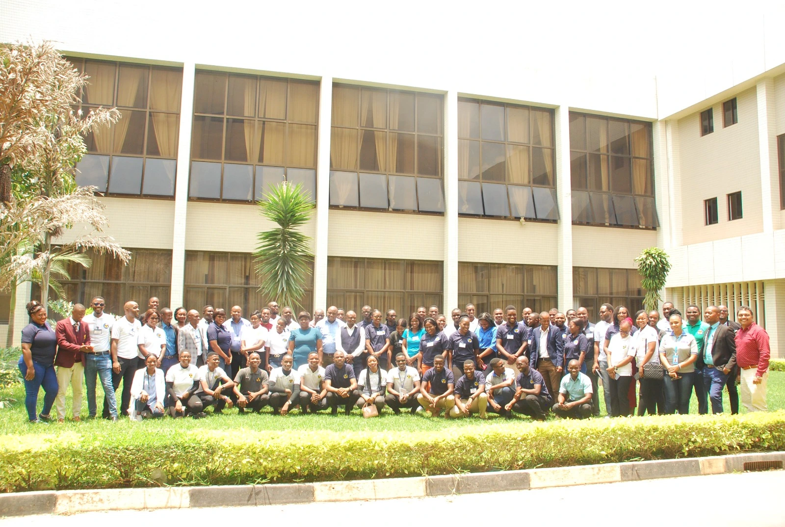 Large outdoor symposium group